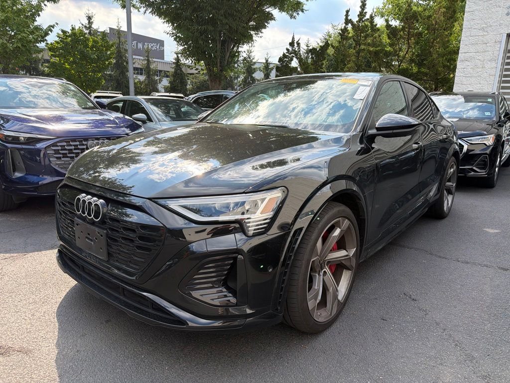 Used 2024 Audi SQ8 e-tron Premium Plus w/ Black Optic Package AWD/4WD image 3