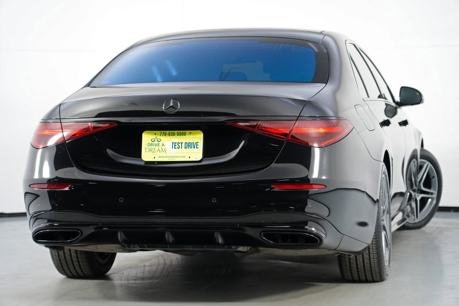 Used 2022 Mercedes-Benz S 500 4MATIC w/ AMG Line Package image 5