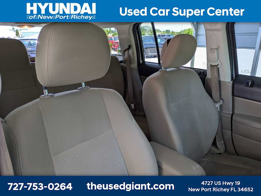 Used 2016 Jeep Patriot Latitude FWD image 9