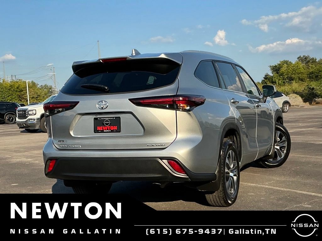 Used 2024 Toyota Highlander XLE AWD/4WD image 28