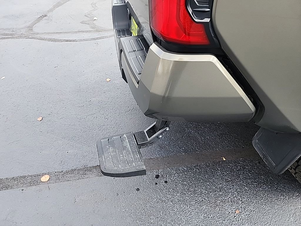 Used 2025 Toyota Tacoma TRD Off-Road image 7