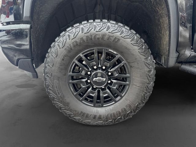 Used 2024 Chevrolet Silverado 2500 ZR2 w/ Snow Plow Prep/Camper Package AWD/4WD image 7