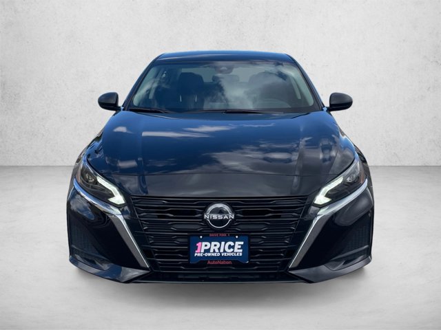 Used 2025 Nissan Altima 2.5 SV FWD image 2