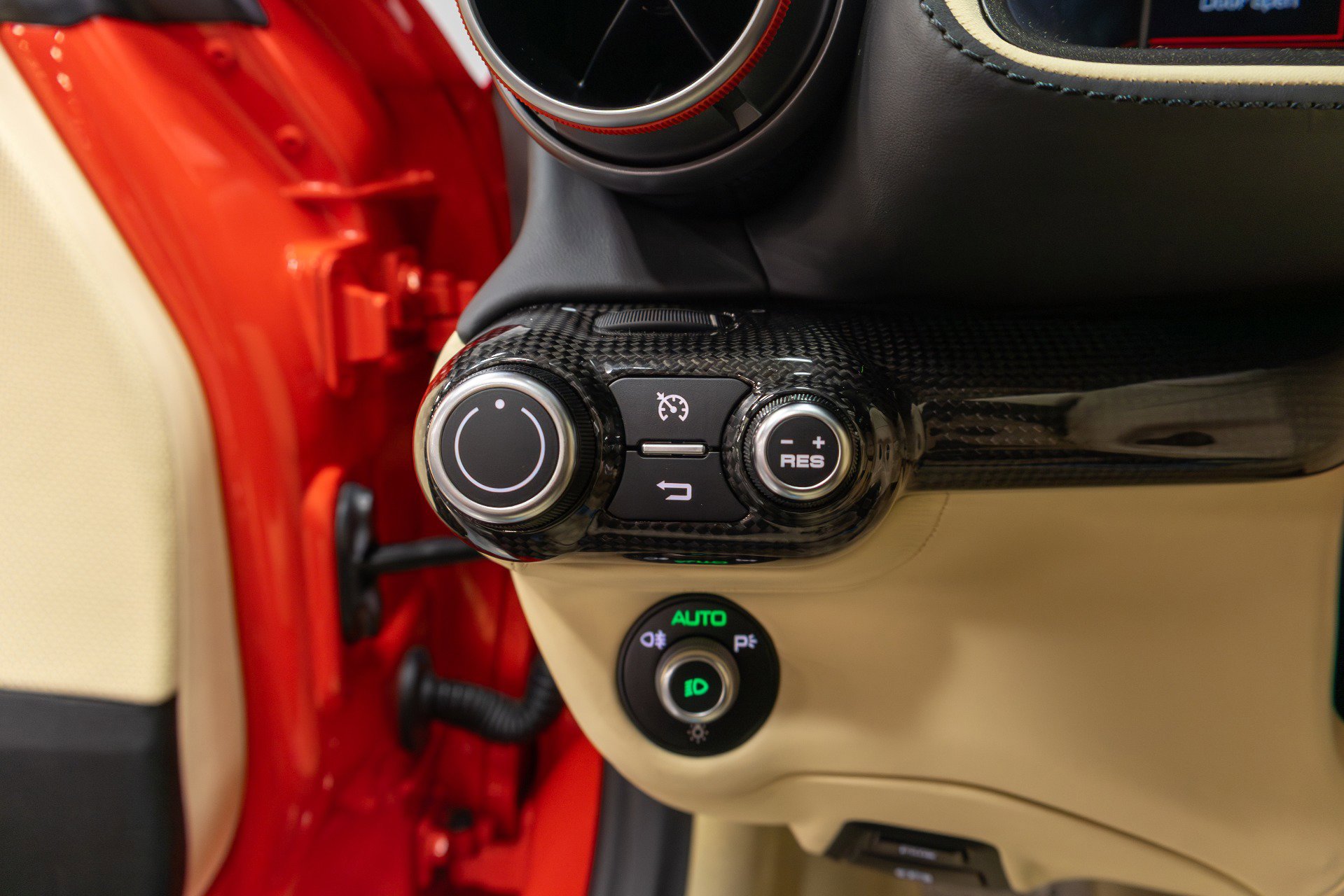 Used 2018 Ferrari 812 Superfast image 84