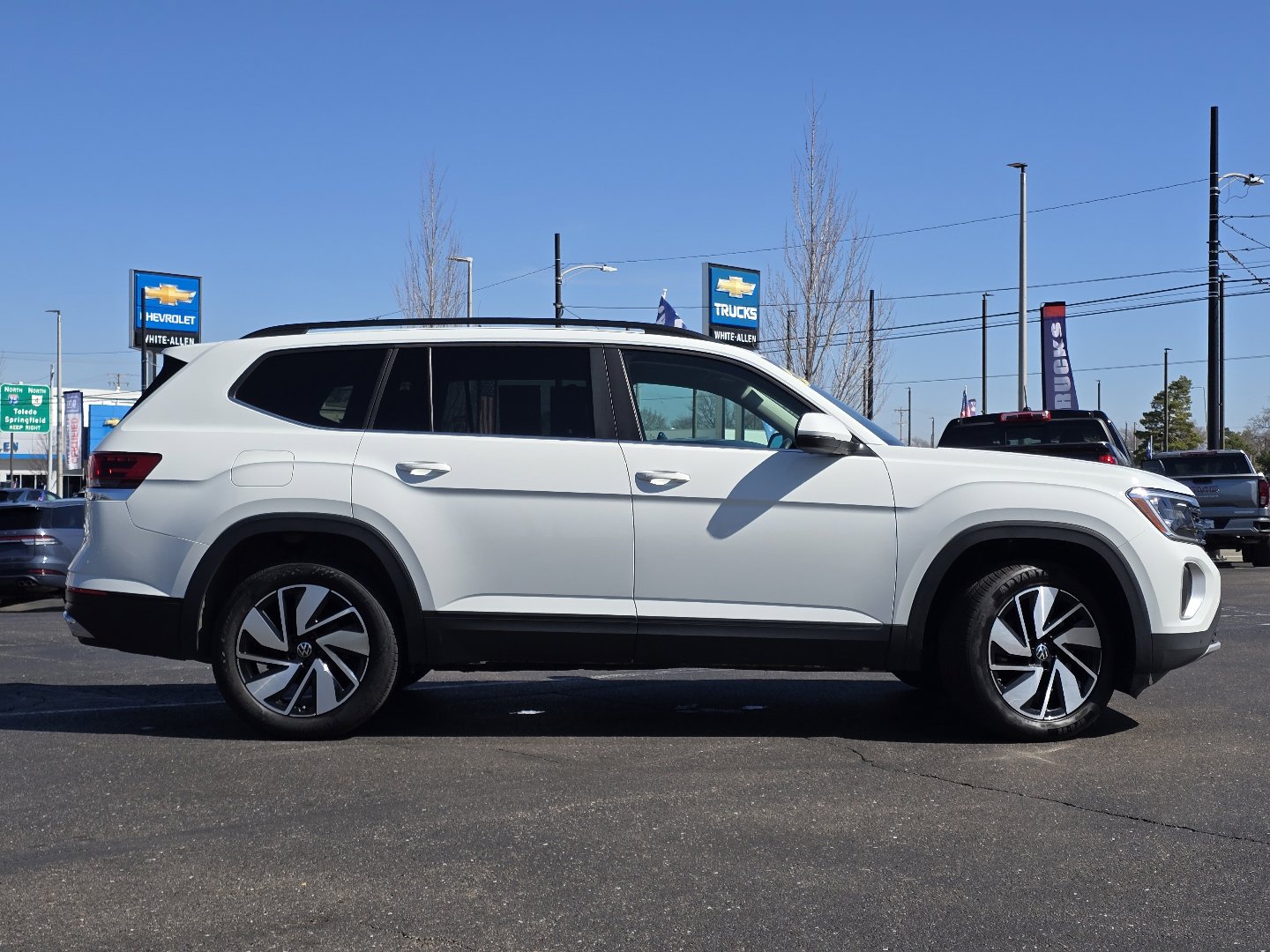 Used 2025 Volkswagen Atlas SE AWD/4WD image 24