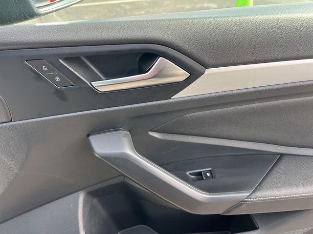 Used 2025 Volkswagen Jetta Sport image 31