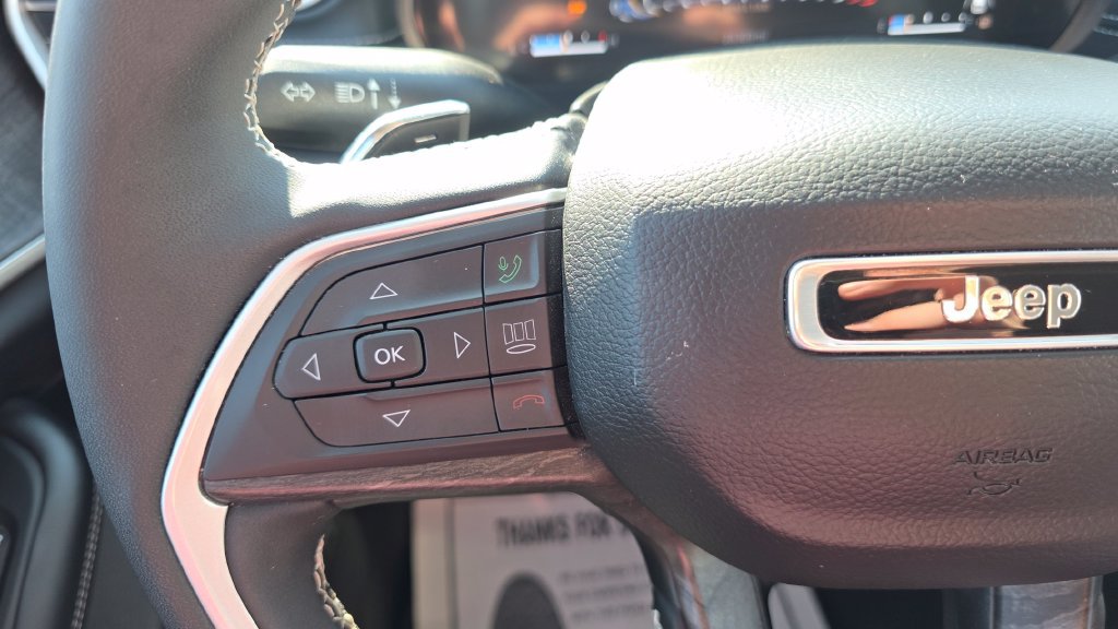 Used 2023 Jeep Grand Cherokee Limited AWD/4WD image 31
