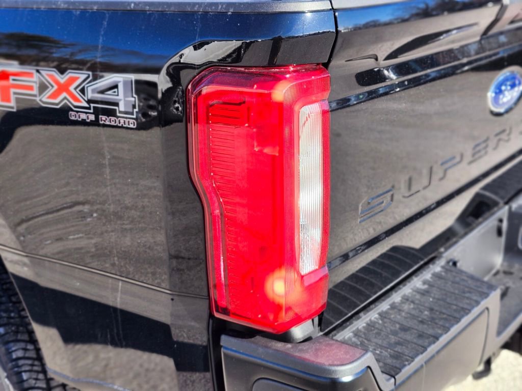 New 2026 Ford F250 XL w/ FX4 Off-Road Package image 9