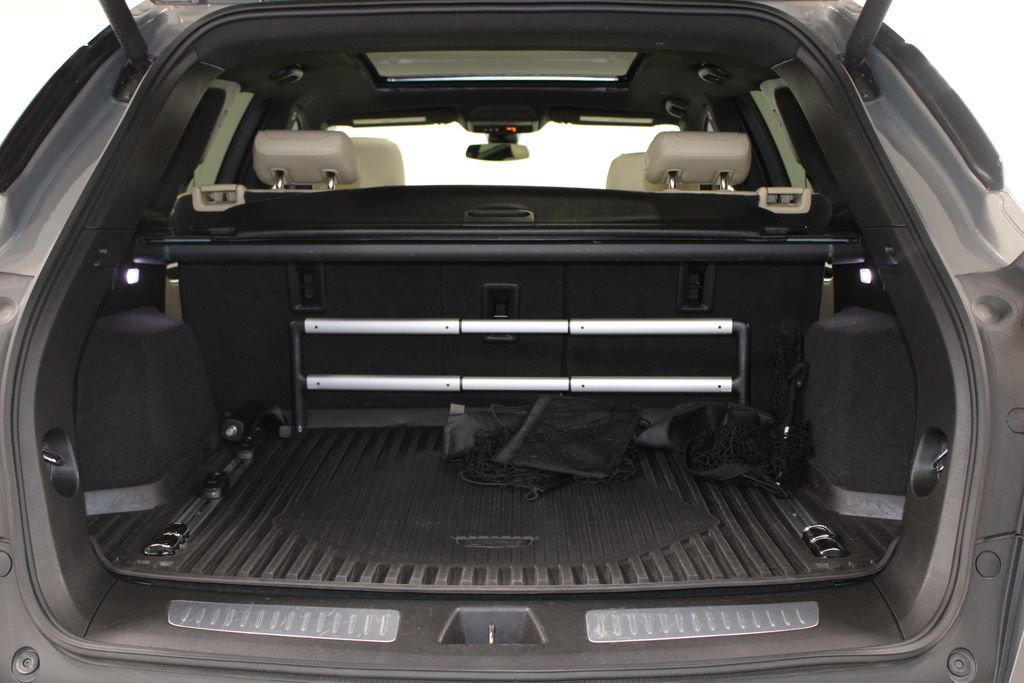 Used 2018 Cadillac XT5 Premium Luxury w/ Driver Assist Package image 14