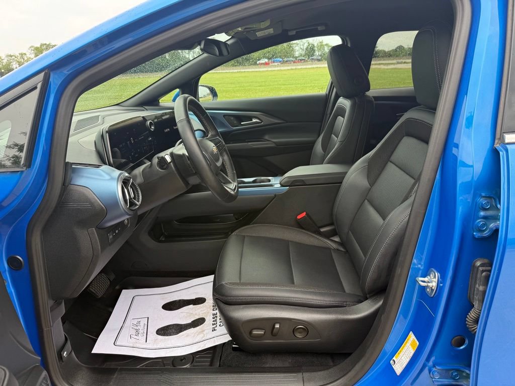 Used 2024 Chevrolet Equinox EV LT FWD image 26