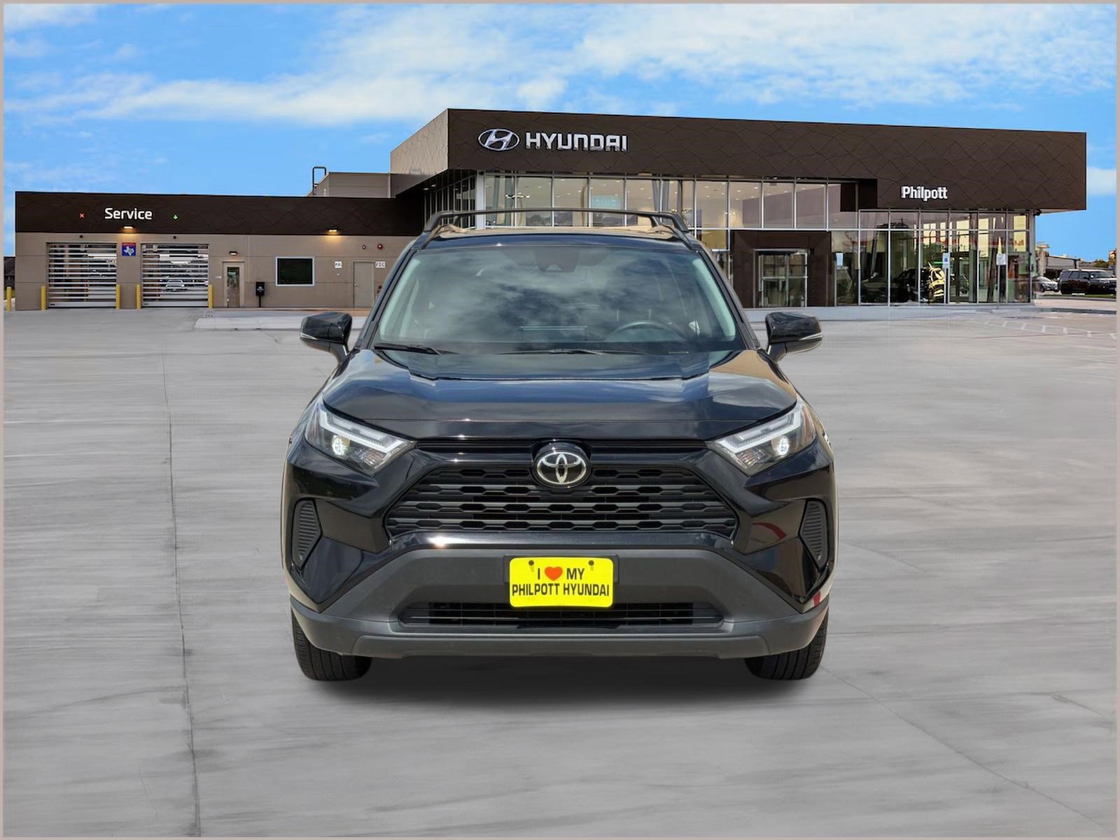 Used 2024 Toyota RAV4 XLE w/ Convenience Package image 6