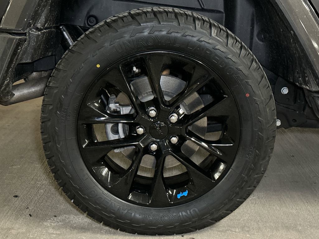 Used 2022 Jeep Wrangler Unlimited Sahara w/ Cold Weather Group image 8