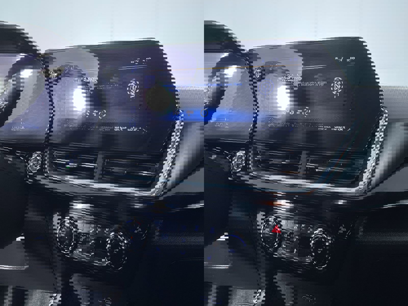 Used 2025 Chevrolet Trax RS w/ Driver Confidence Package image 18