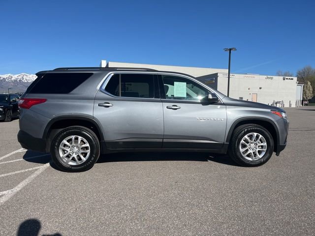 Used 2021 Chevrolet Traverse LT image 2