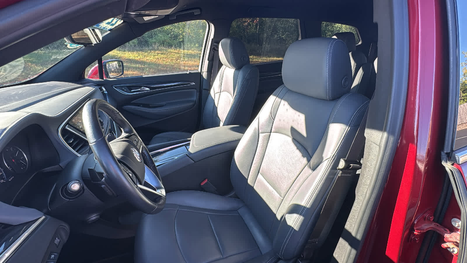 Used 2022 Buick Enclave Premium w/ Surround and Sites Package image 7