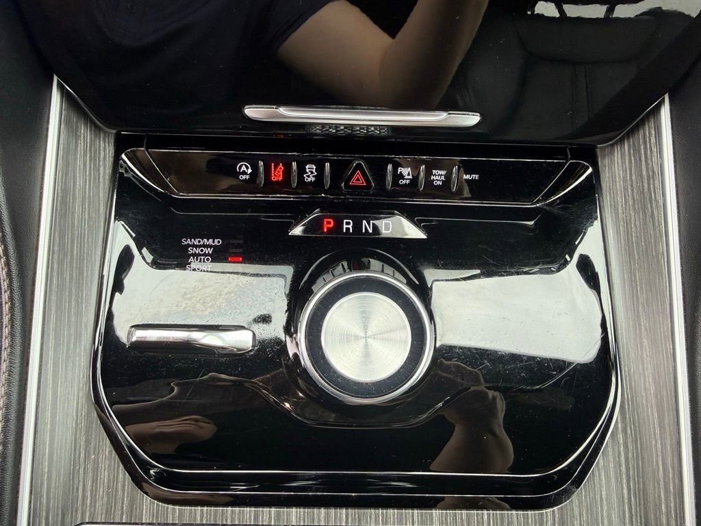 Used 2024 Jeep Wagoneer Series II w/ Flexible Seating Group image 45