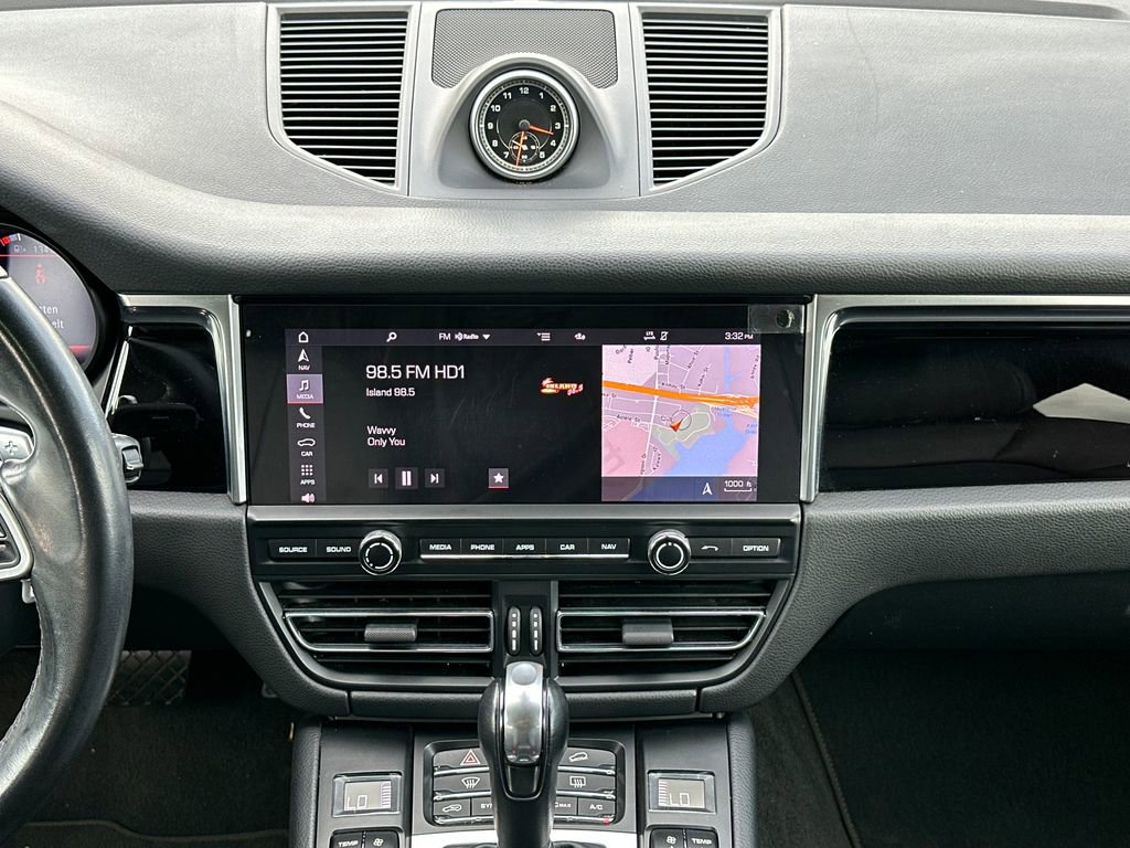 Used 2021 Porsche Macan image 16