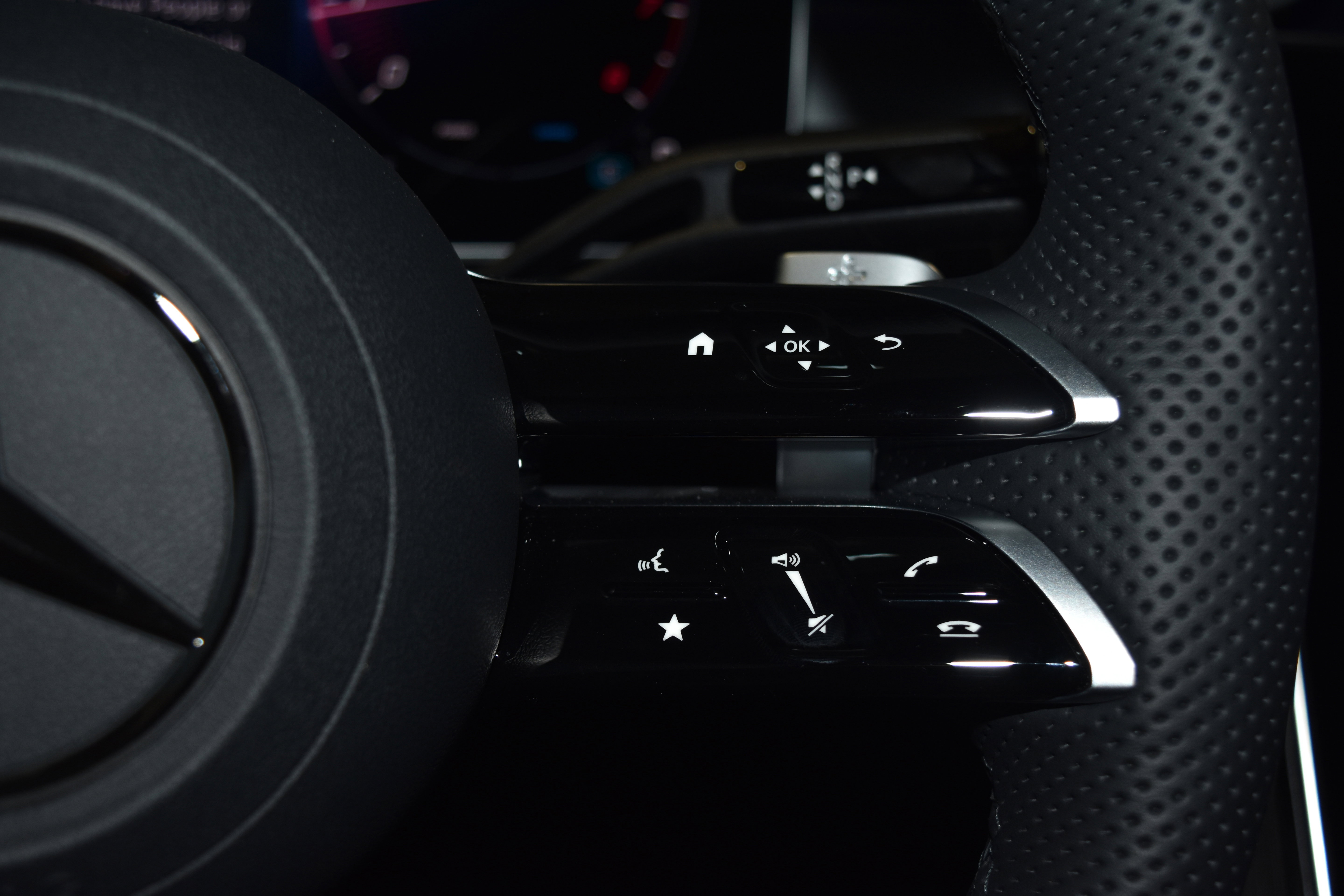 New 2026 Mercedes-Benz C 300 4MATIC Sedan image 9