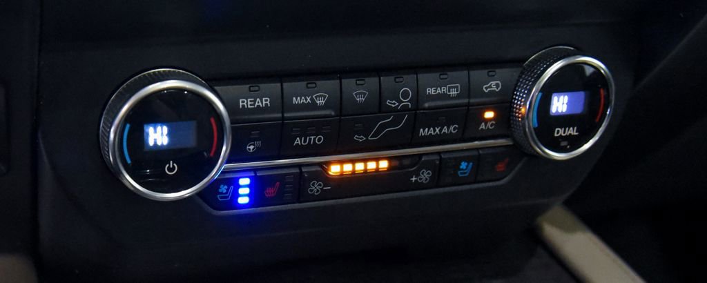 Used 2020 Ford Expedition Limited image 25