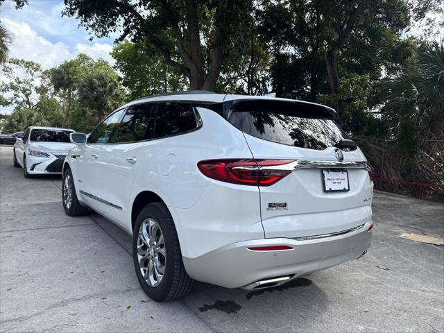 Used 2018 Buick Enclave Avenir w/ Avenir Technology Package FWD image 9