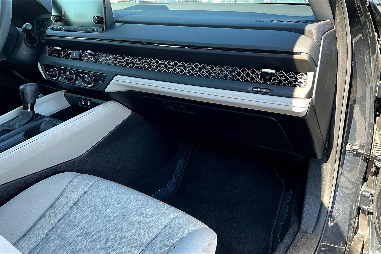 Certified 2024 Honda Accord EX image 25