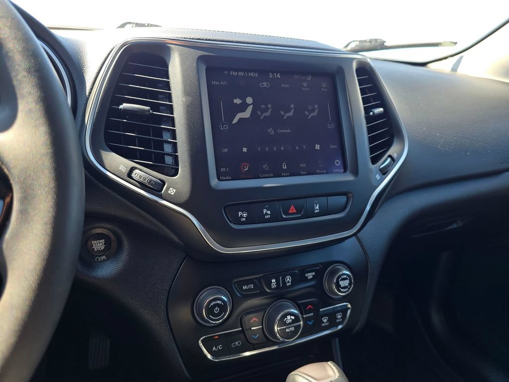 Used 2023 Jeep Cherokee Altitude Lux w/ Elite Group AWD/4WD image 21