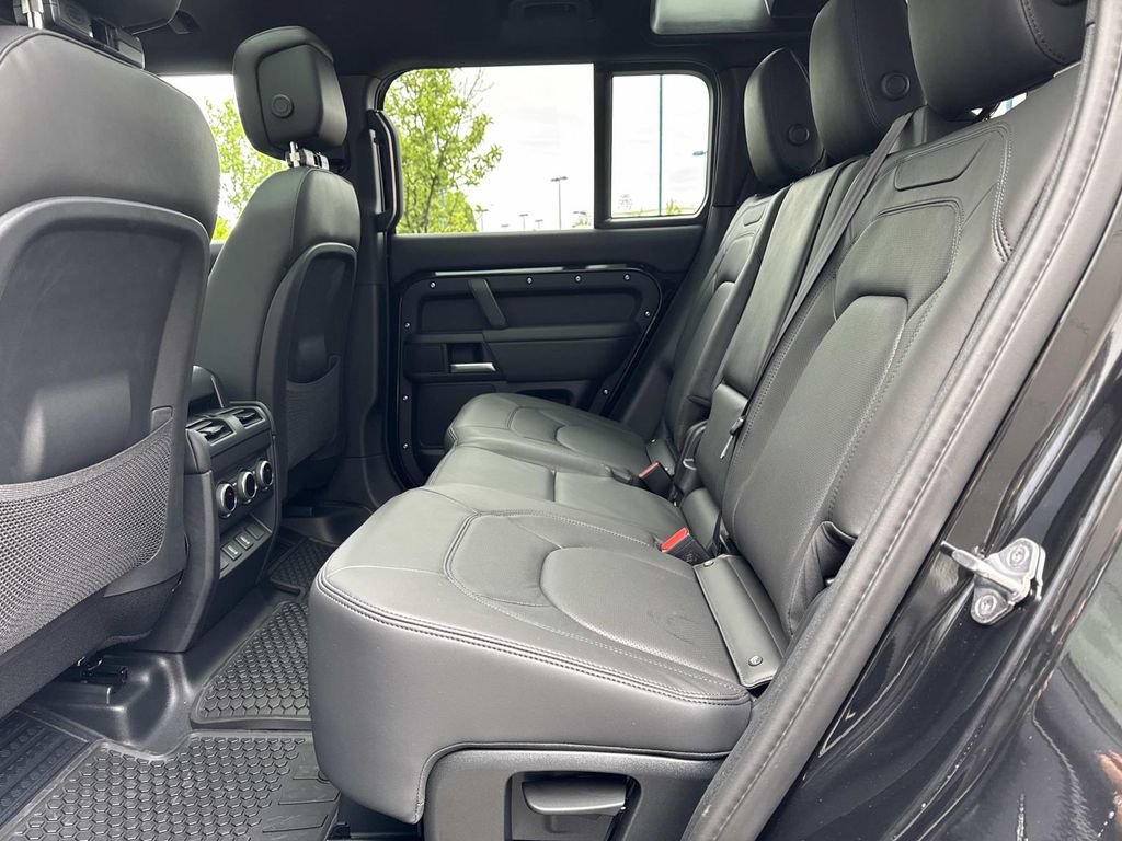 New 2026 Land Rover Defender 110 X-Dynamic SE AWD/4WD image 13