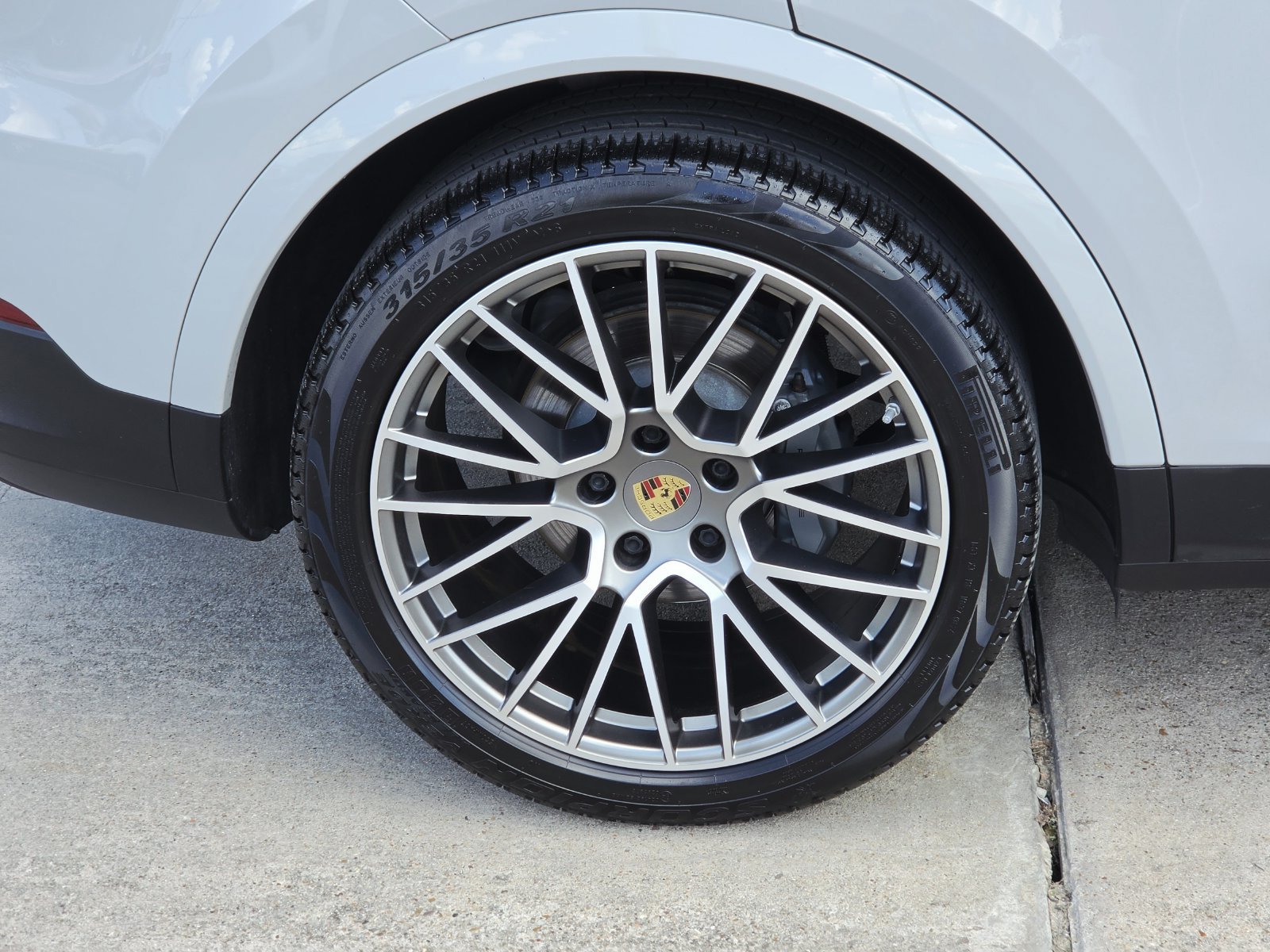 Used 2022 Porsche Cayenne S AWD/4WD image 10