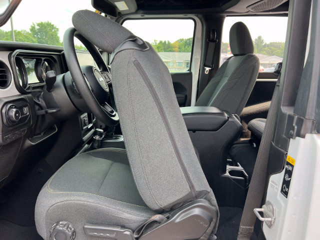 Used 2024 Jeep Wrangler Sport AWD/4WD image 31