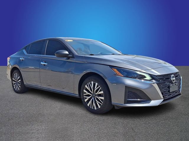 Used 2024 Nissan Altima 2.5 SV image 2