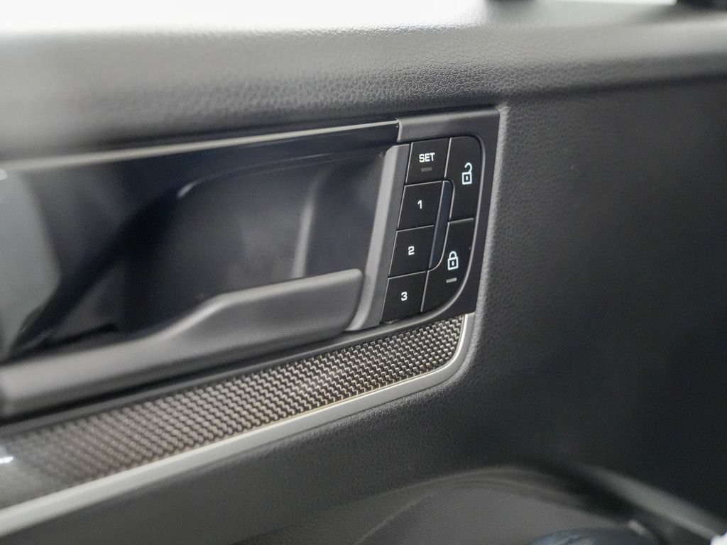 Certified 2024 Porsche Cayenne Coupe AWD/4WD image 19