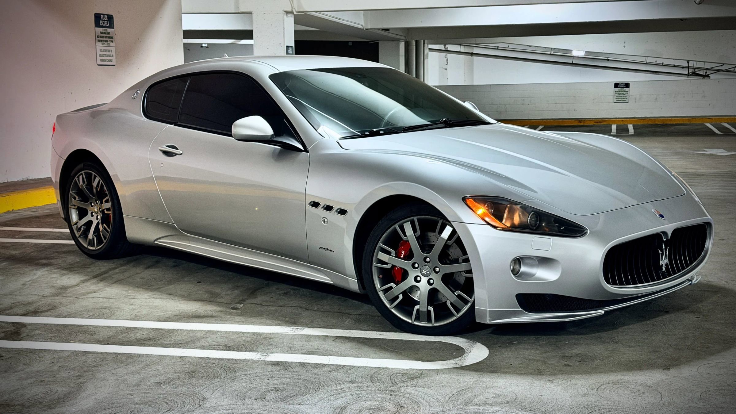 Used 2011 Maserati GranTurismo S RWD image 1