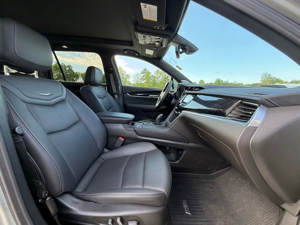 Used 2024 Cadillac XT6 Premium Luxury w/ LPO, Floor Liner Package AWD/4WD image 32