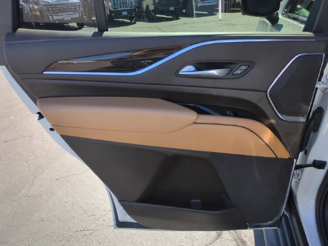 Used 2021 Cadillac Escalade Premium Luxury w/ Performance Package AWD/4WD image 29