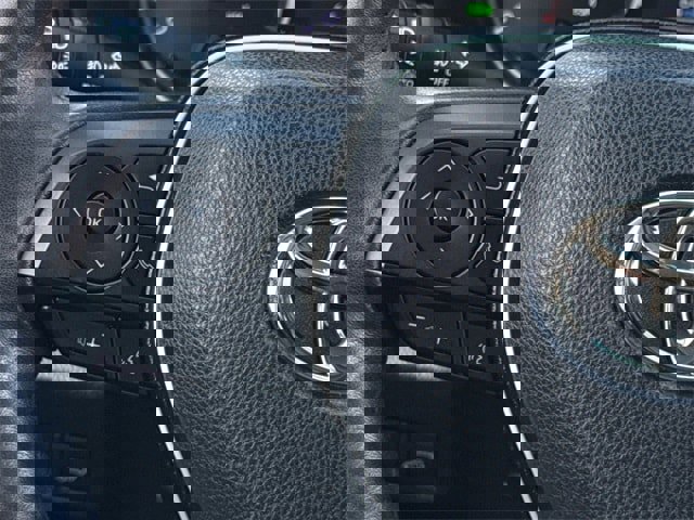 Used 2020 Toyota RAV4 XLE Premium image 14