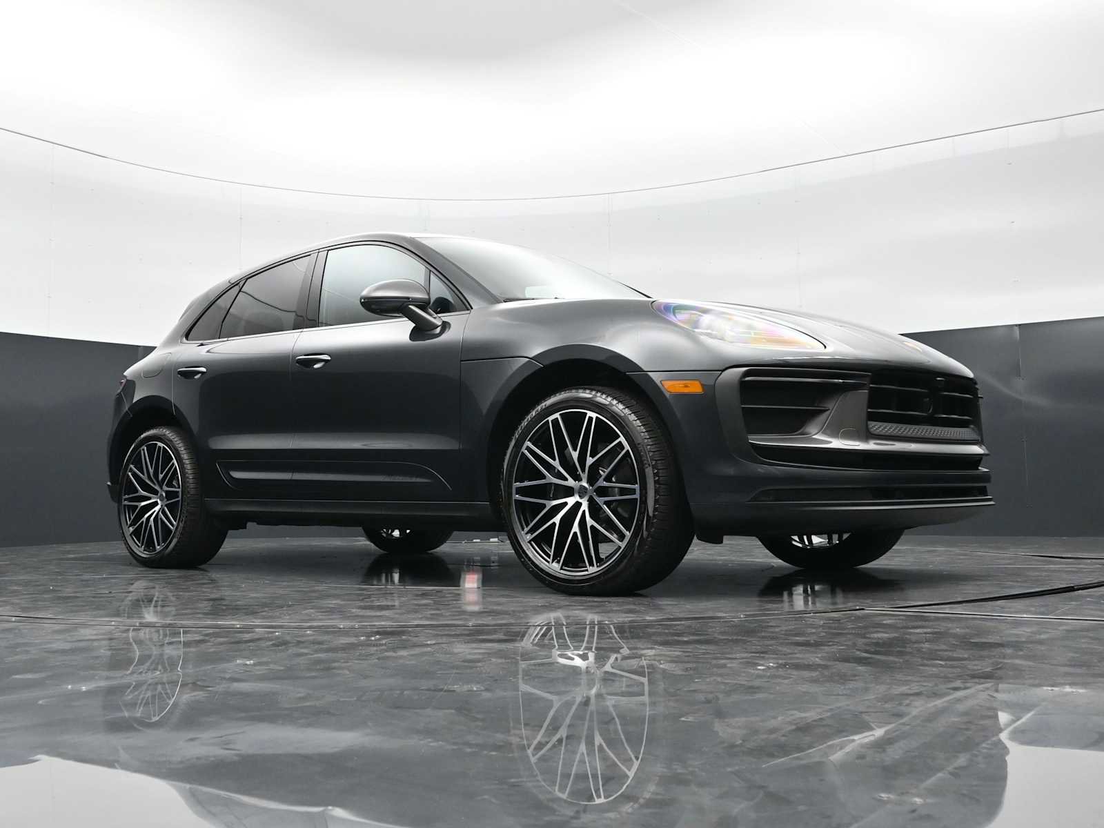 Certified 2025 Porsche Macan Turbo AWD/4WD image 45