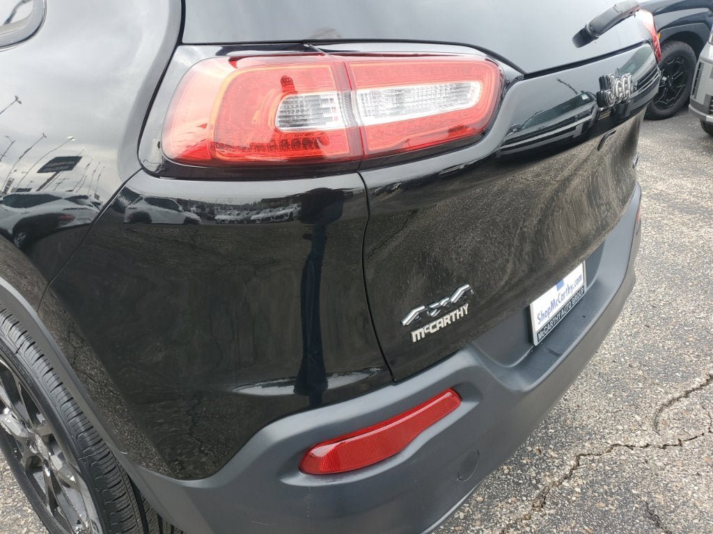 Used 2018 Jeep Cherokee Latitude Plus w/ Cold Weather Group AWD/4WD image 10