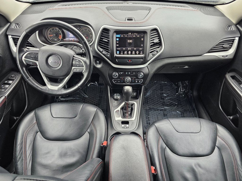 Used 2015 Jeep Cherokee Trailhawk w/ Comfort/Convenience Group AWD/4WD image 2