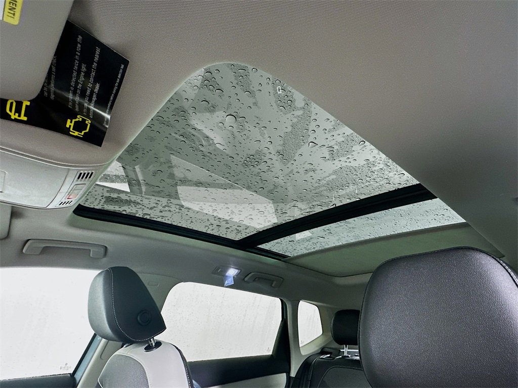 New 2025 Volkswagen Taos SE image 11