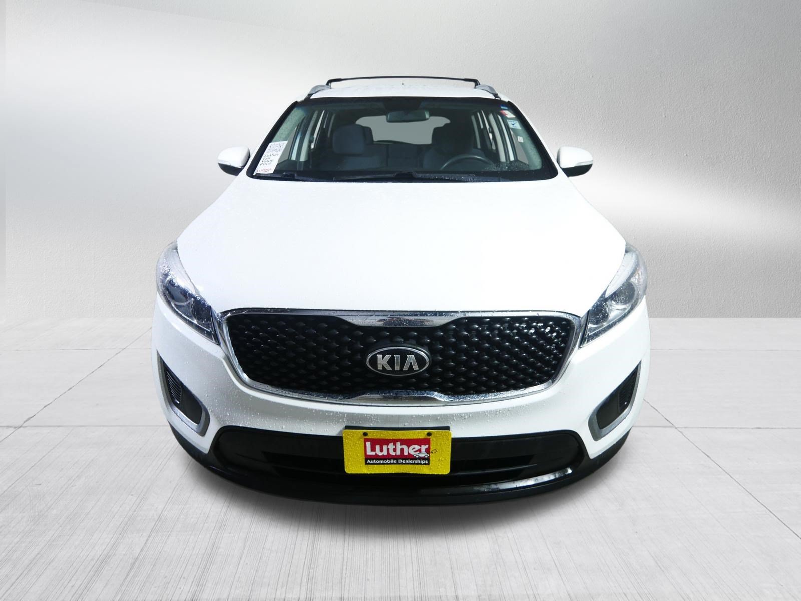 Used 2017 Kia Sorento AWD image 2