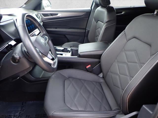 Used 2024 Volkswagen Atlas Cross Sport SE image 12