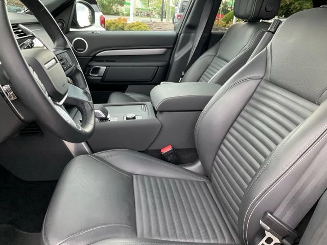 Used 2025 Land Rover Discovery Dynamic SE AWD/4WD image 5