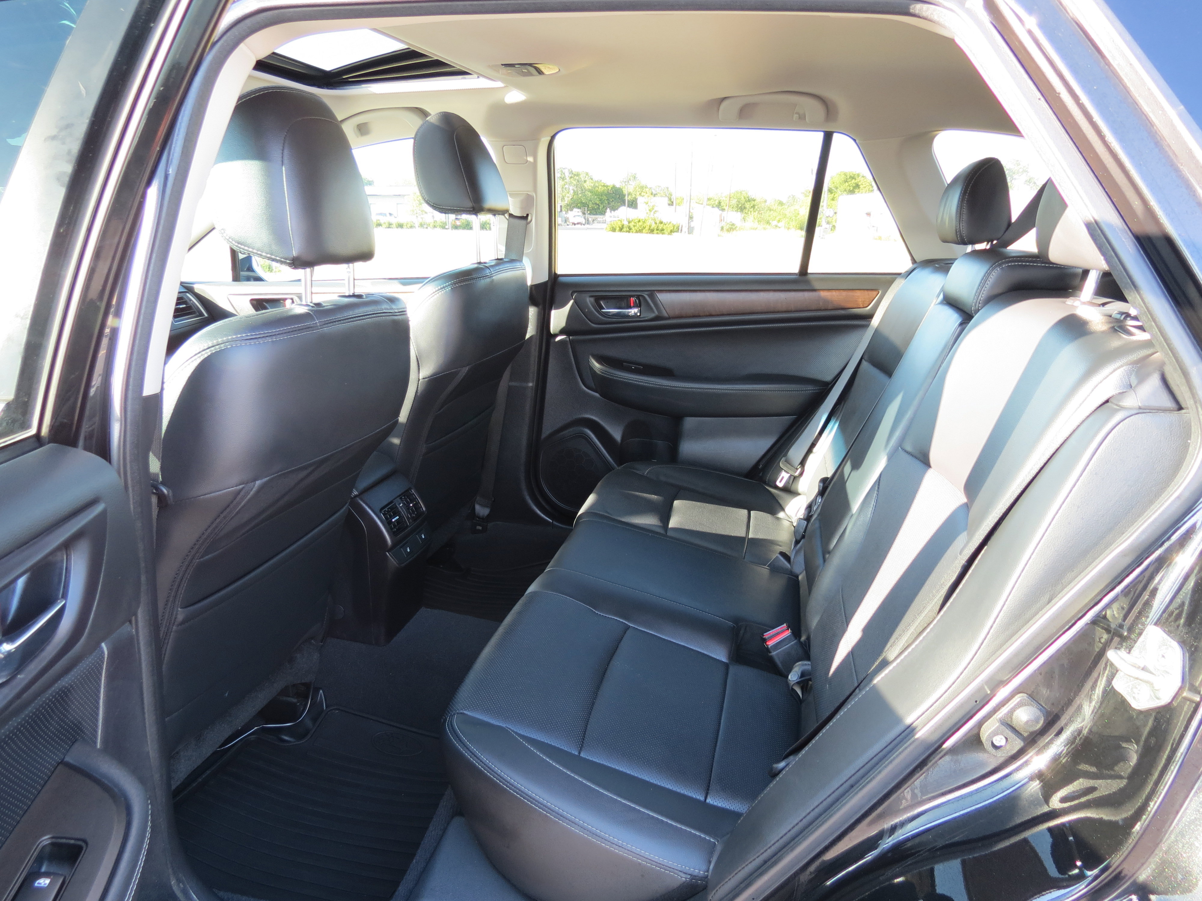 Used 2017 Subaru Outback 2.5i Limited image 35