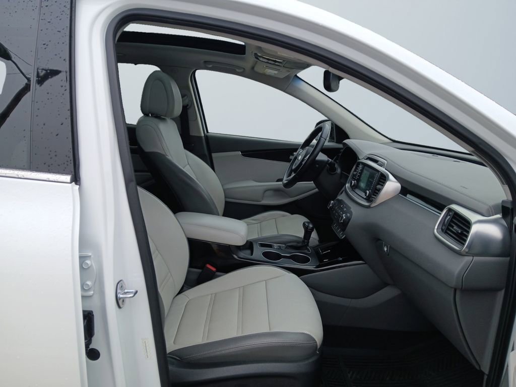 Used 2016 Kia Sorento SX image 15