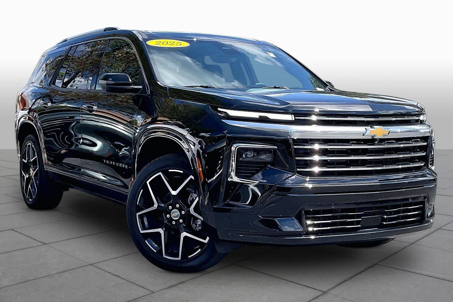 Used 2025 Chevrolet Traverse High Country w/ LPO, Floor Liner Package FWD image 4