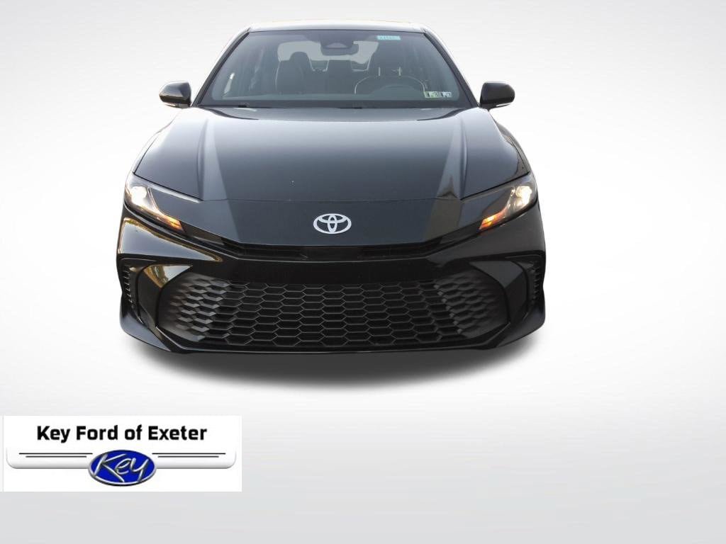 Used 2025 Toyota Camry SE w/ Convenience Package AWD/4WD image 4