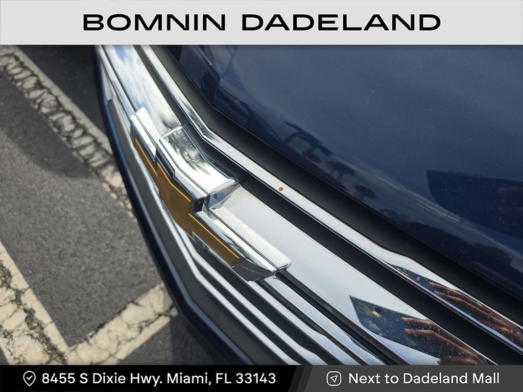 Used 2023 Chevrolet Traverse LT image 11