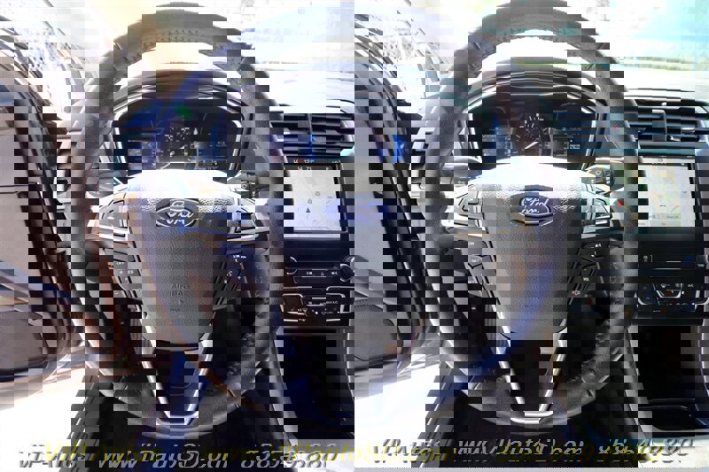 Used 2018 Ford Fusion Energi SE image 16