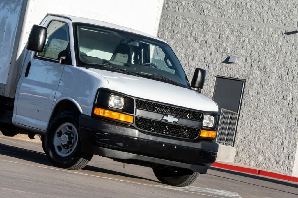 Used 2017 Chevrolet Express 3500 RWD image 9