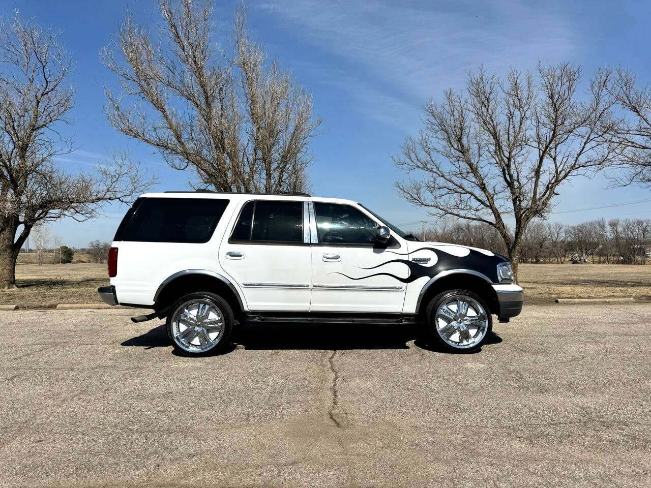 Used 2002 Ford Expedition XLT image 32